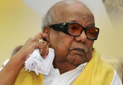 சிறப்பு இருக்கை வசதி கிடைக்காத நிலையிலும்﻿ சட்டப் பேரவைக்கு வர கருணாநிதி திட்டம்?﻿- திமுக தரப்பில் தீவிர ஆலோசனை﻿