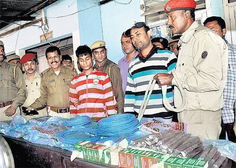 அசாமில் ஆயுதக் குவியல் கண்டுபிடிப்பு﻿: பிரதமர் பயணத்துக்கு கூடுதல் பாதுகாப்பு﻿﻿