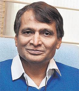 ரயில்வே தனியார் மயமாகவில்லை முதலீடுதான் திரட்டப்படுகிறது﻿: மத்திய அமைச்சர் சுரேஷ் பிரபு விளக்கம்﻿﻿