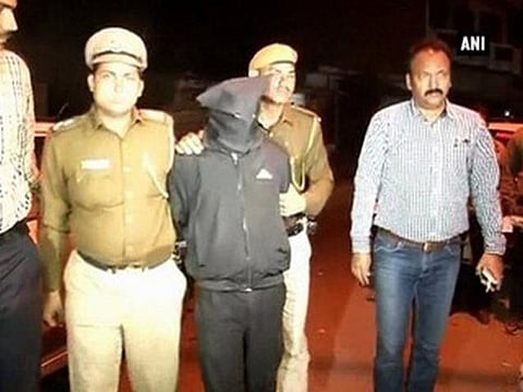 டாக்ஸியில் பெண் பாலியல் பலாத்காரம்: கைதான டிரைவரின் பின்னணி தகவல்கள்