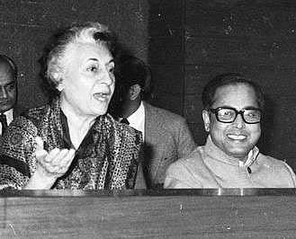 வரலாற்றை மாற்றும் சர்ச்சைக்குரிய கருத்துக்கள்