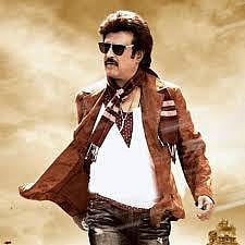 வேனில் லிங்கா படம் ஒளிபரப்பிய ஓட்டுநர் கைது﻿