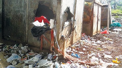 மருத்துவக்கழிவுகளை கொட்டுவதால் அபாயம்﻿: நோய்களை பரப்பும் இடமாகிறது செங்கல்பட்டு அரசு மருத்துவமனை﻿
