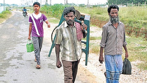 கத்தி தீட்டும் மனிதர்கள்