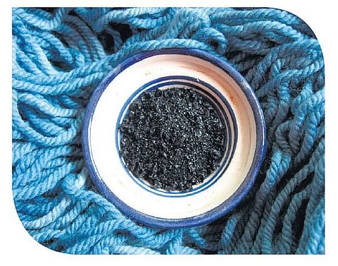 காற்றில் கலந்த கடைசி வண்ண இழை﻿