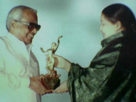 சினிமாவுக்கு புது இலக்கணம் வகுத்தவர்: கே.பாலசந்தருக்கு ஜெயலலிதா புகழஞ்சலி