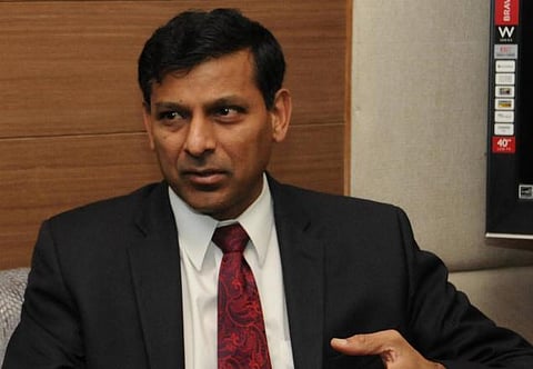 விவசாயிகள் தற்கொலை பற்றி ஆராய வேண்டும்: ரிசர்வ் வங்கி ஆளுநர் ரகுராம் ராஜன் வலியுறுத்தல்