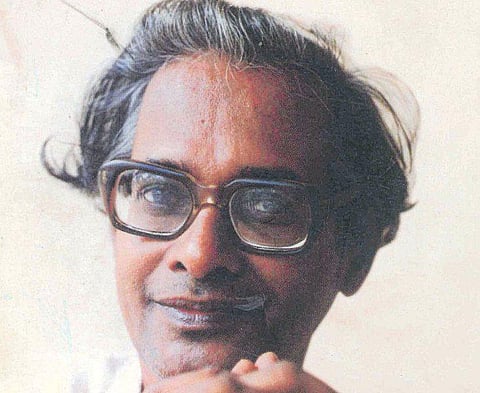 கைப்பிடிக்குள் கடலை அடக்கிய கவி