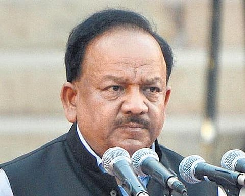 பழங்கால அறிவியல் பெருமைகள் குறித்து வெட்கப்படக் கூடாது: மத்திய அமைச்சர் ஆவேசம்