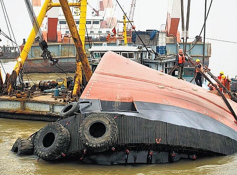 சீனாவில் படகு மூழ்கி இந்தியர் உட்பட 22 பேர் மாயம்﻿: வெள்ளோட்டத்தின்போது விபத்து﻿﻿