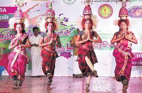 கலையால் பேசும் திருநங்கைகள்