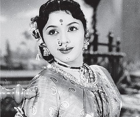 சிறகடிக்கும் பட்டம், சீறிப் பாயும் காளை