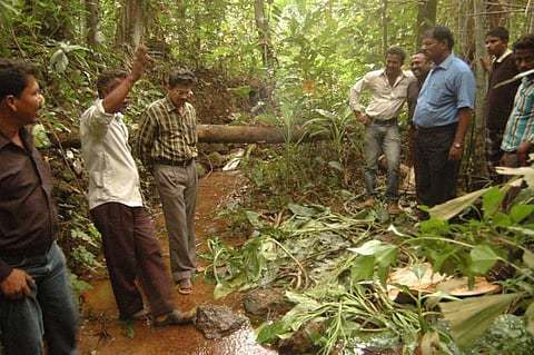 புதையலுக்காக﻿ விபரீதம்: தாயைக் கட்டிப்போட்டு 10 மாத குழந்தை நரபலி﻿