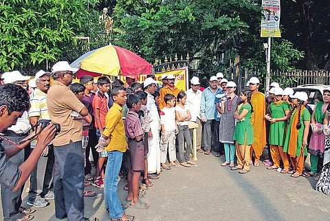 நாம் வசிக்கும் பகுதி நமதென்பதறிவோம்! - பொதுமக்களால் மிளிரும் யுனைடெட் இந்தியா நகர்