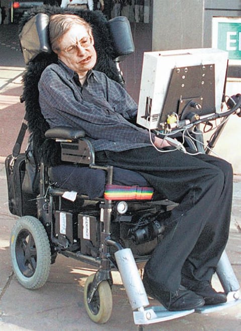 ஸ்டீபன் ஹாக்கிங்: உலகின் மாபெரும் புன்னகை﻿