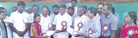 தமிழகத்தில் 3 ஆண்டுகளில் சிறப்பு முகாம்கள் மூலம் 53 ஆயிரம் பேருக்கு வேலைவாய்ப்பு: ஊரக தொழில் துறை அமைச்சர் தகவல்