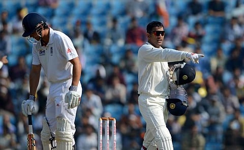 நடத்தையில் உதாரணமாகத் திகழ்பவர் தோனி: ஆகாஷ் சோப்ரா புகழாரம்