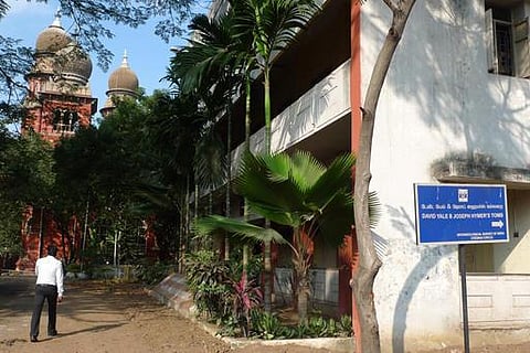 சென்னை டாக்டர் அம்பேத்கர் அரசு சட்டக் கல்லூரியை மூடிவிட்டு காஞ்சிபுரம், திருவள்ளூரில் சட்டக் கல்லூரிகளை தொடங்க அரசு முடிவு﻿