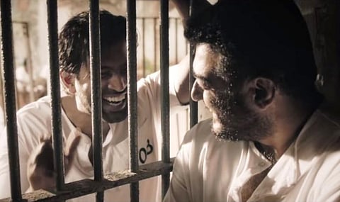 என்னை அறிந்தால்: முதல் நாள் முதல் பார்வை