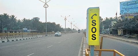 நாடு முழுவதும் நெடுஞ்சாலைகளில்﻿ 2 கி.மீ. இடைவெளியில் அவசரகால தொலைபேசி﻿: வாலாஜாபாத் - கிருஷ்ணகிரி சாலையில் சோதனை முயற்சி﻿