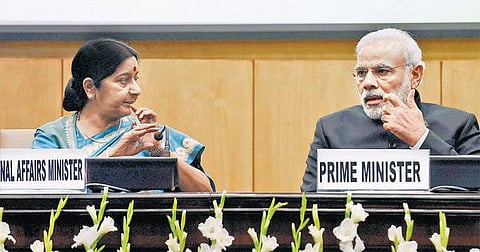 பழைய மனநிலையை மாற்றுங்கள்: இந்திய தூதர்களுக்கு பிரதமர் மோடி வலியுறுத்தல்