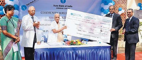 அடையாறு புற்றுநோய் ஆராய்ச்சி மையத்துக்கு உபகரணங்கள் வாங்க ரூ.83 லட்சம் நிதியுதவி﻿: பாரத ஸ்டேட் வங்கி சார்பில் வழங்கப்பட்டது﻿