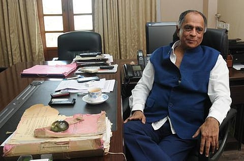 ஆபாச வார்த்தைகளுக்குத் தடை: தணிக்கை வாரியத் தலைவர் அறிவிப்பால் சிக்கல்