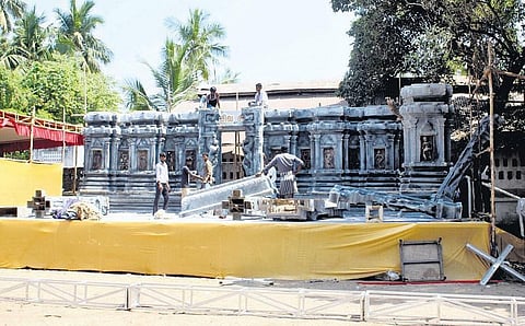 மகா சிவராத்திரியை முன்னிட்டு﻿ சிதம்பரத்தில் 2 இடங்களில் நாட்டியாஞ்சலி விழா﻿: ஒரே நேரத்தில் நடப்பதால் பொதுமக்கள் குழப்பம்﻿