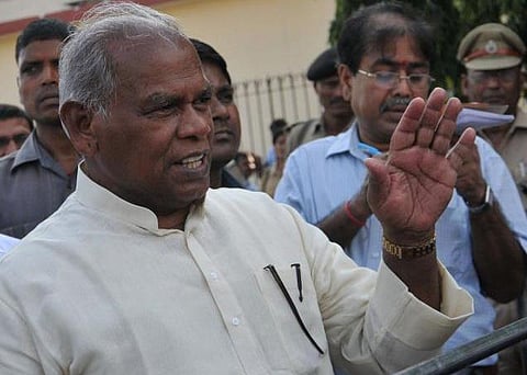 நம்பிக்கை வாக்கெடுப்புக்கு முன் திருப்பம்: பிஹார் முதல்வர் மாஞ்சி ராஜினாமா