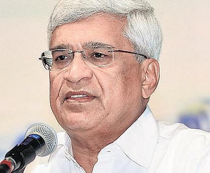 பெரு நிறுவனங்கள், இந்துத்துவா கொள்கைகள் மூலம் மக்கள் மீது மத்திய அரசு தாக்குதல்: பிரகாஷ் காரத் குற்றச்சாட்டு