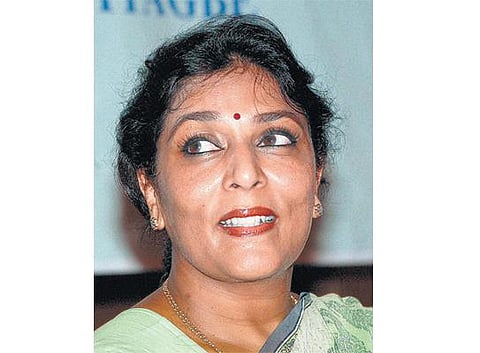 காங். முன்னாள் அமைச்சரால் ஏர் இந்தியா விமானம் தாமதம்﻿: ஷாப்பிங் செய்ய சென்றதாக புகார்﻿