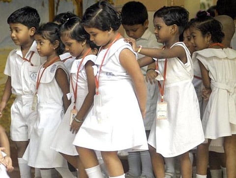 எல்கேஜி அட்மிஷன்: புரியாத புதிர்களும் கும்மியடிக்கும் குழப்பங்களும்!