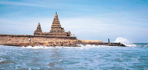 நிலமங்கை நாயகனின் நீராட்டம்﻿