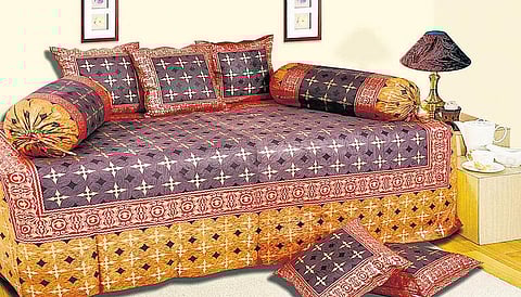 வீட்டை அரண்மனையாக்கும் திவான்﻿