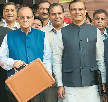 தொழிற்துறையிலிருந்து வருவாய் கிடைக்காவிட்டால் செலவிட முடியாது﻿: நிதியமைச்சர் அருண் ஜேட்லி விளக்கம்