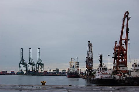 துறைமுகங்கள் தனியார்மயத்துக்கு ஊக்குவிப்பு﻿