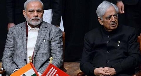 பாக்., பிரிவினைவாதிகளுக்கு பாராட்டா?- காஷ்மீர் முதல்வருக்கு எதிராக மக்களவையில் கடும் அமளி