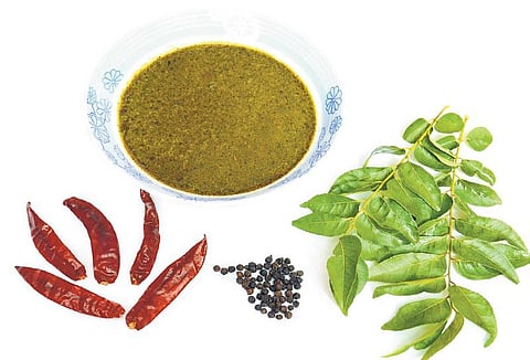 மிளகு-கறிவேப்பிலை குழம்பு