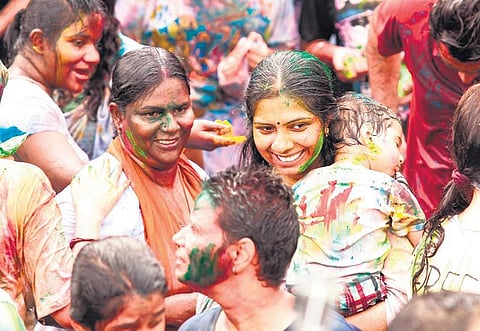 கிலி... ஜாலி... ஹோலி...