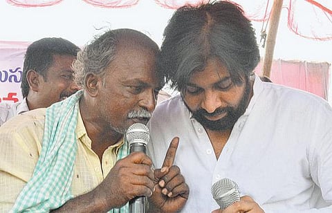 விவசாயிகளின் நிலங்களை அபகரித்தால் சாகும் வரை உண்ணாவிரதம் இருப்பேன்﻿: நடிகர் பவன் கல்யாண் எச்சரிக்கை﻿