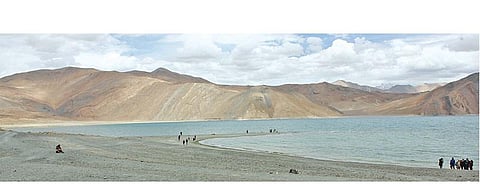 ஒவ்வொரு 300-வது கி.மீ.-லும் உருமாறும் இந்தியா: புல்லட் ரைடரின் அனுபவங்கள்