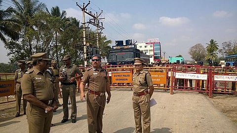 மேகதாது முற்றுகை போராட்டம் தடுத்து நிறுத்தம்: கிருஷ்ணகிரியில் 1500 விவசாயிகள் கைது