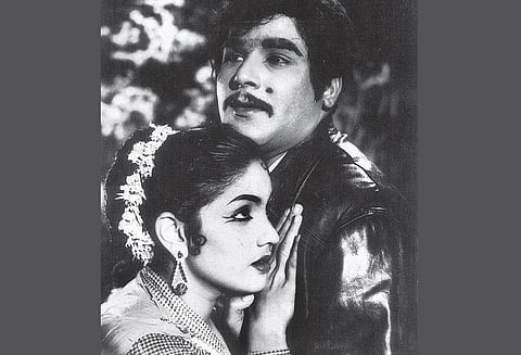 இரவு பகல் நிழல் வெயில்...