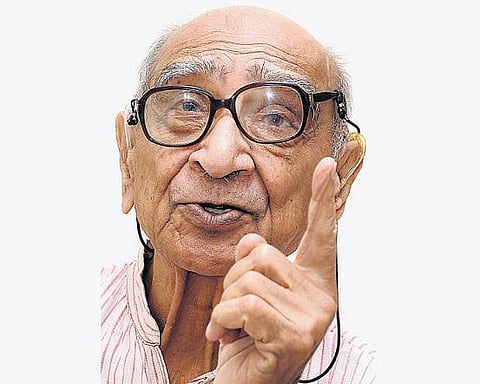 பிரபல காந்தியவாதி நாராயண் தேசாய் காலமானார்