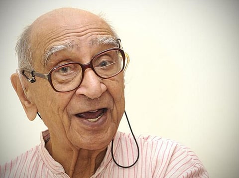 நாராயண் தேசாய்: காந்தியின் விளையாட்டுத் தோழர்﻿