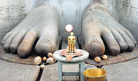 நிற்பதுவே நடப்பதுவே﻿