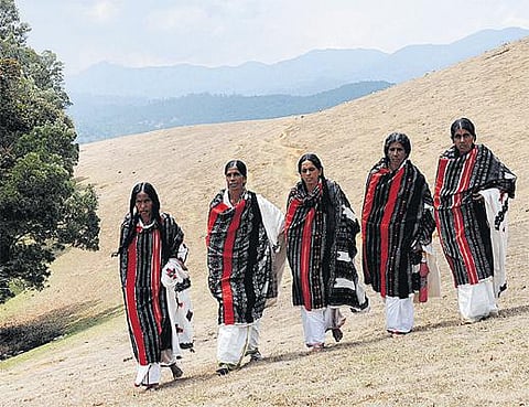 பெண்ணுரிமை பேசும் பழங்குடிகள்