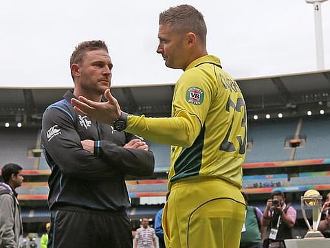 முதல் 10 ஓவர்களில் 17 சிக்சர்களை விளாசியுள்ள மெக்கல்லம்: ஆஸி.-நியூசி. புள்ளி விவரங்கள்