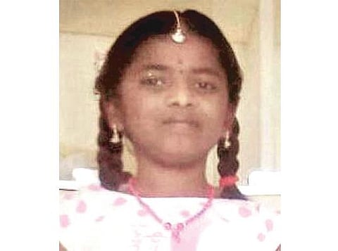 பெங்களூருவில் தமிழ் சிறுமியை அடக்கம் செய்ய எதிர்ப்பு﻿: தமிழகம் கொண்டுவரப்பட்டது உடல்﻿