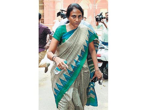 பள்ளிக் கல்வித் துறை முதன்மை செயலாளர் சபிதா: நீதிமன்றத்தில் மன்னிப்பு கோரினார் - பார்வையற்றோர் பணி நியமன வழக்கு முடித்துவைப்பு﻿